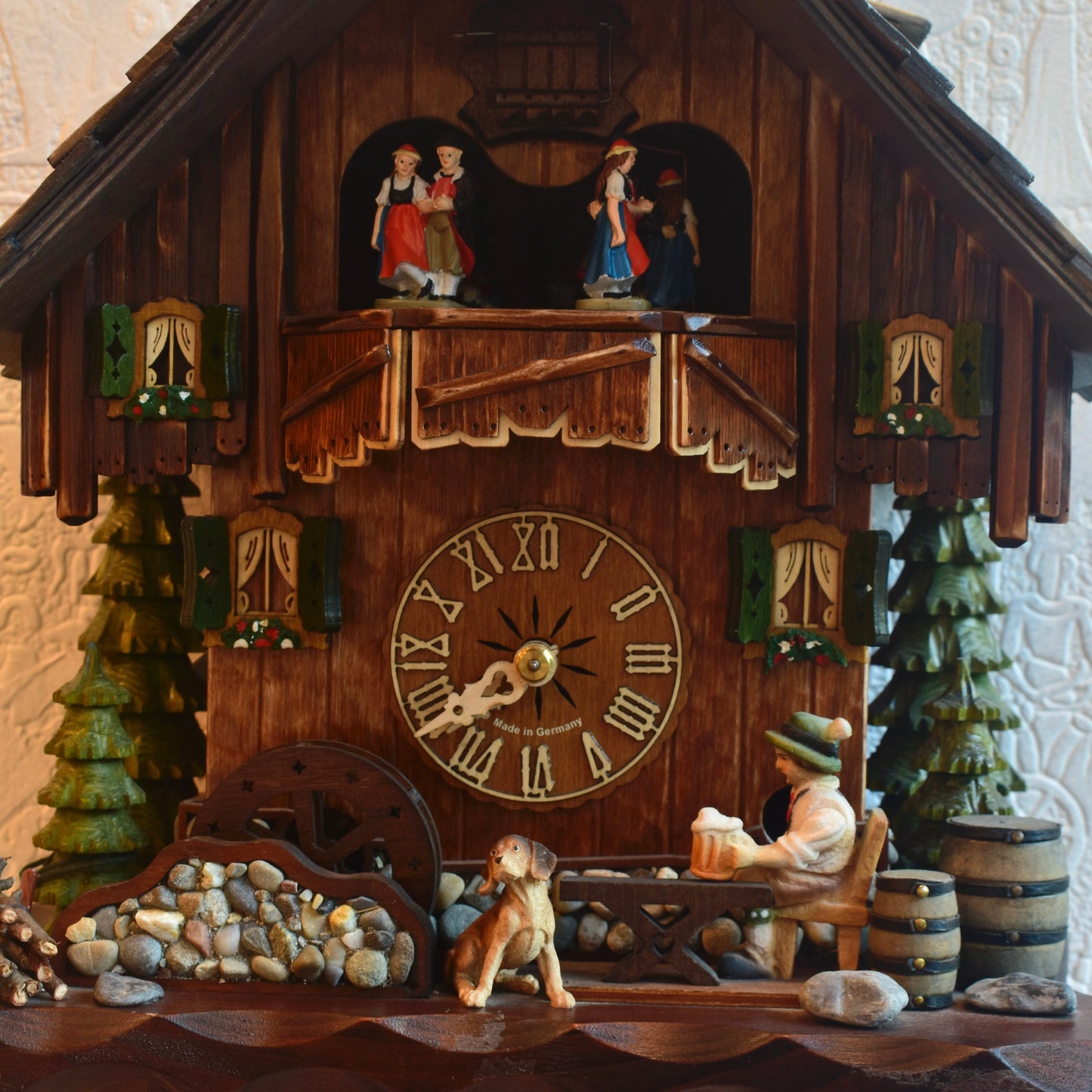 Musical cuckoo clock with beer drinking man ,German farm dance - one day mechanical Movement