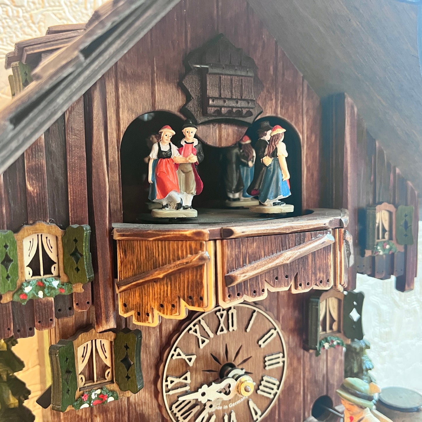 Musical cuckoo clock with beer drinking man ,German farm dance - one day mechanical Movement