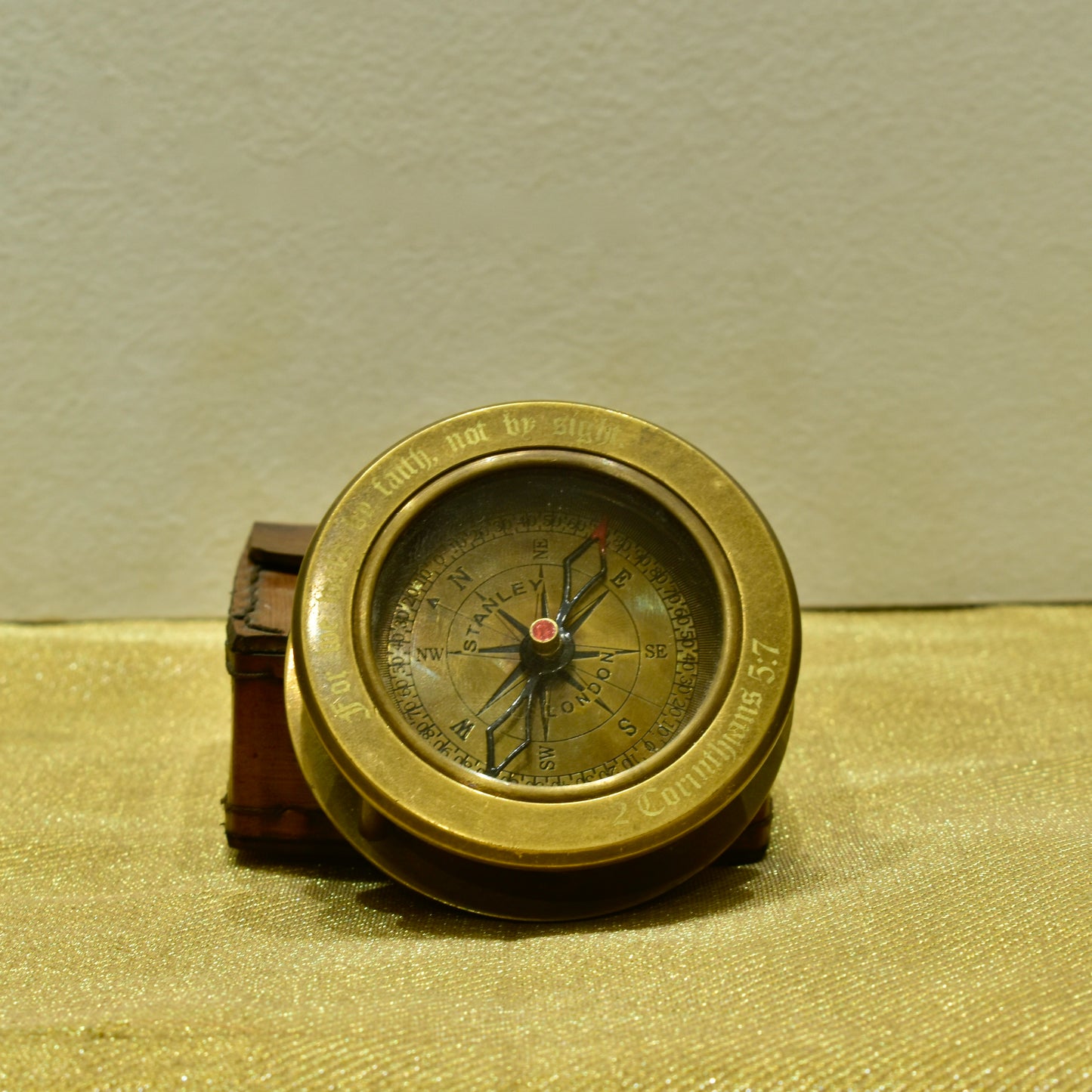 Compass with magnifying glass