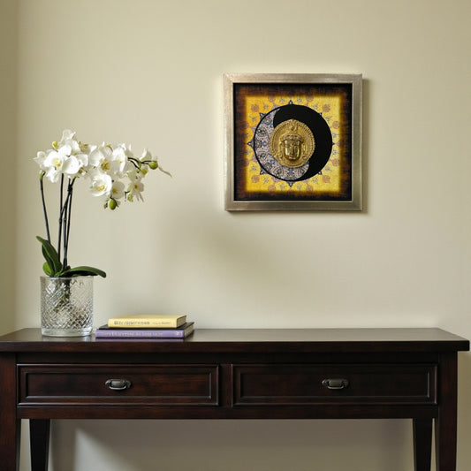 Buddha brass with Yin & Yang background