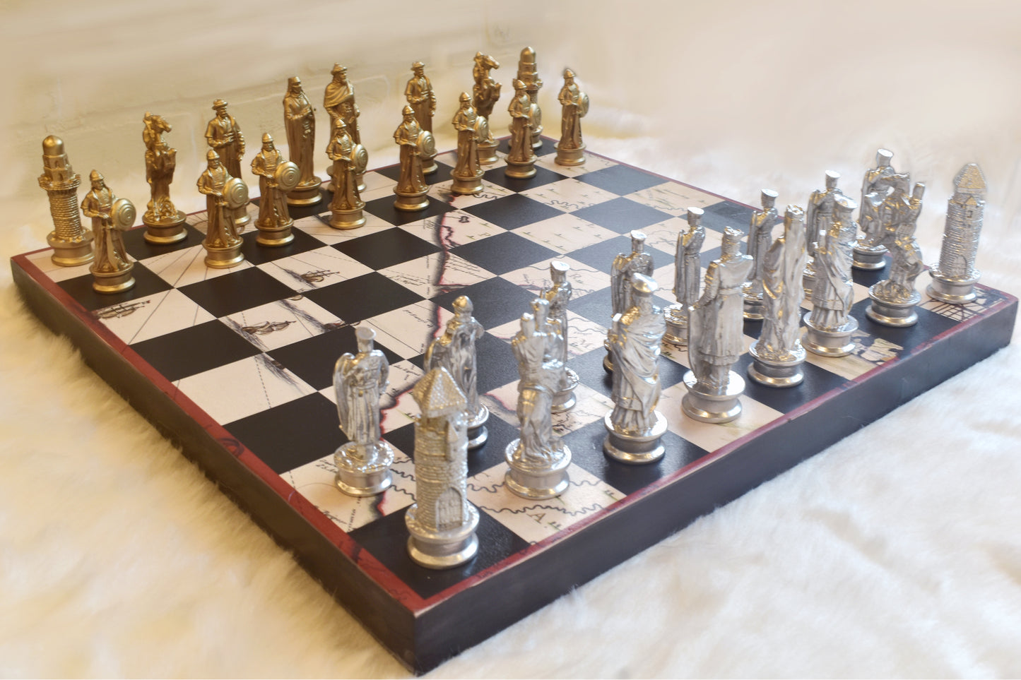 Camelot Conquest Chess Set (Gold and Silver Pawns)