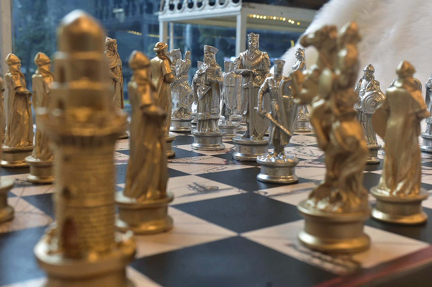 Camelot Conquest Chess Set (Gold and Silver Pawns)