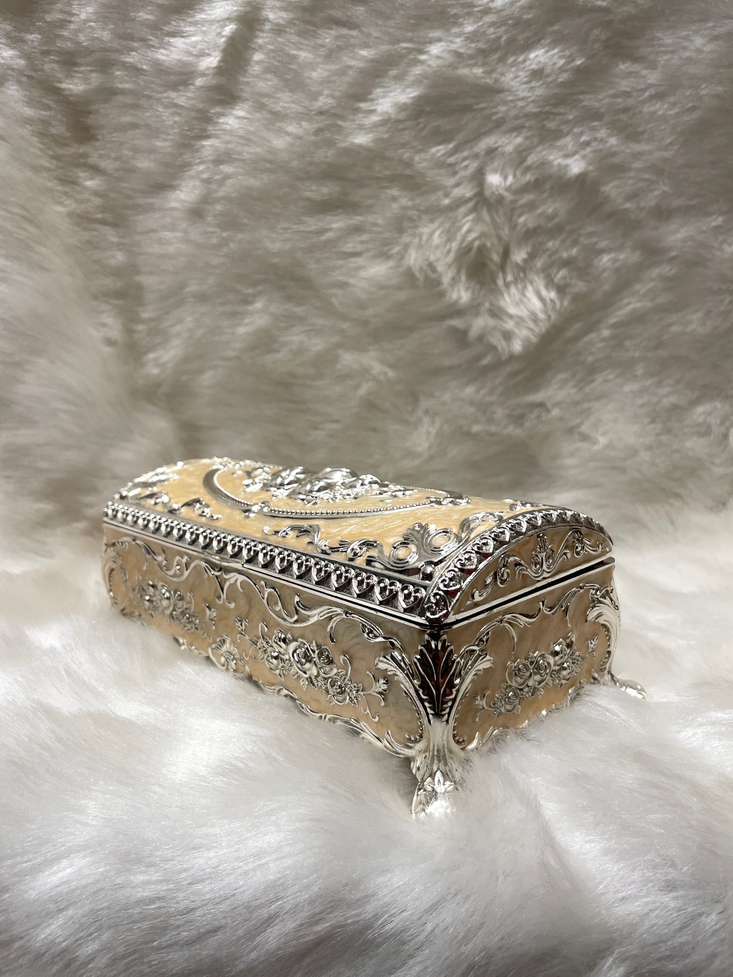 Elegance in Silver: Cream Velvet Jewelry Box