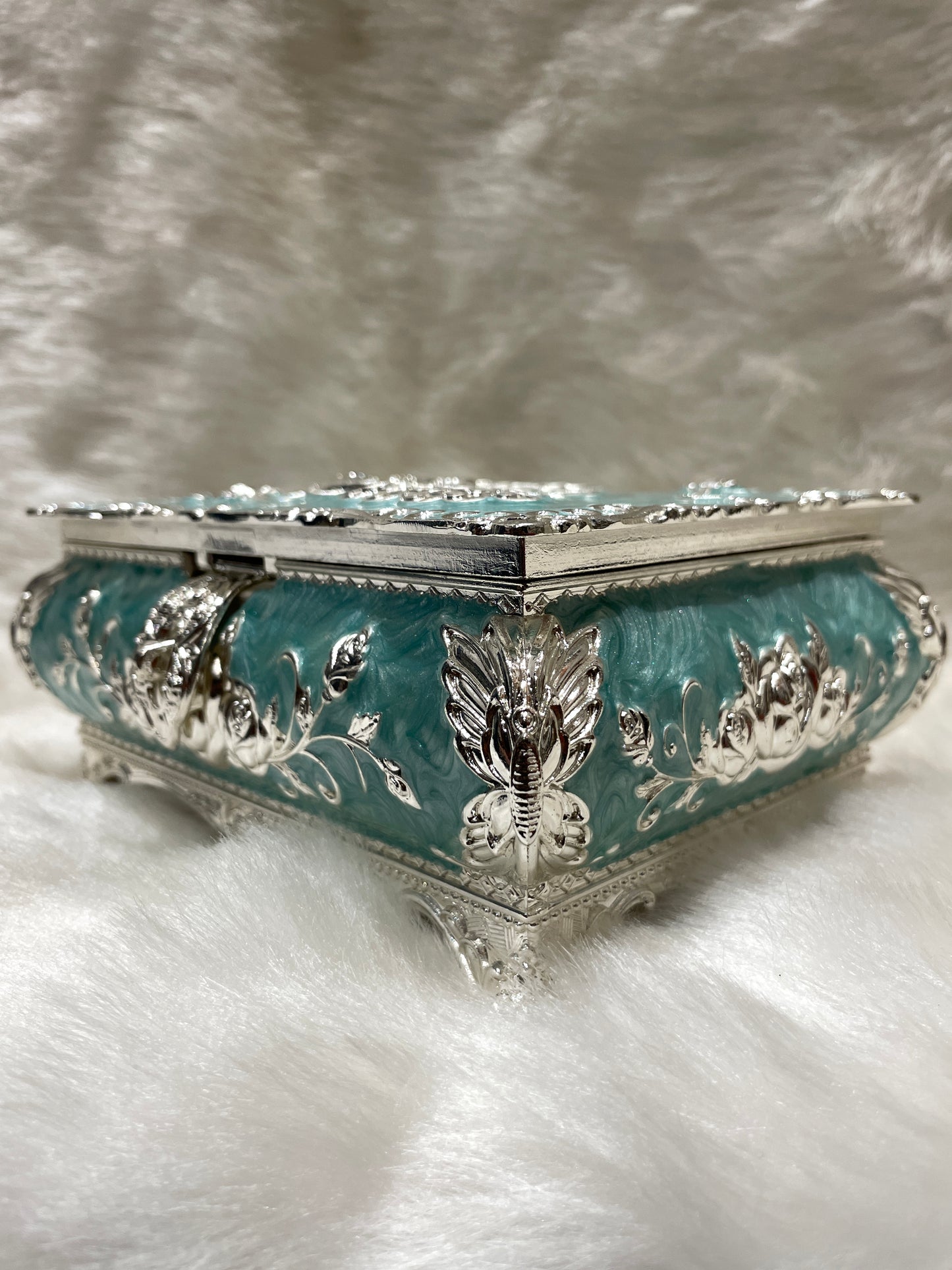 Azure Serenity: Sterling Silver Jewelry Box in Blue