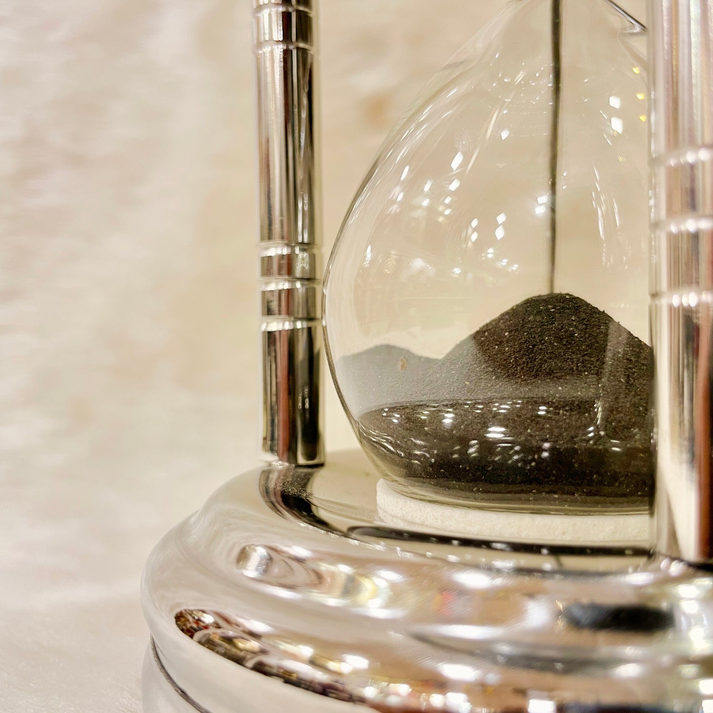 Steel Sand timer with Black Sand