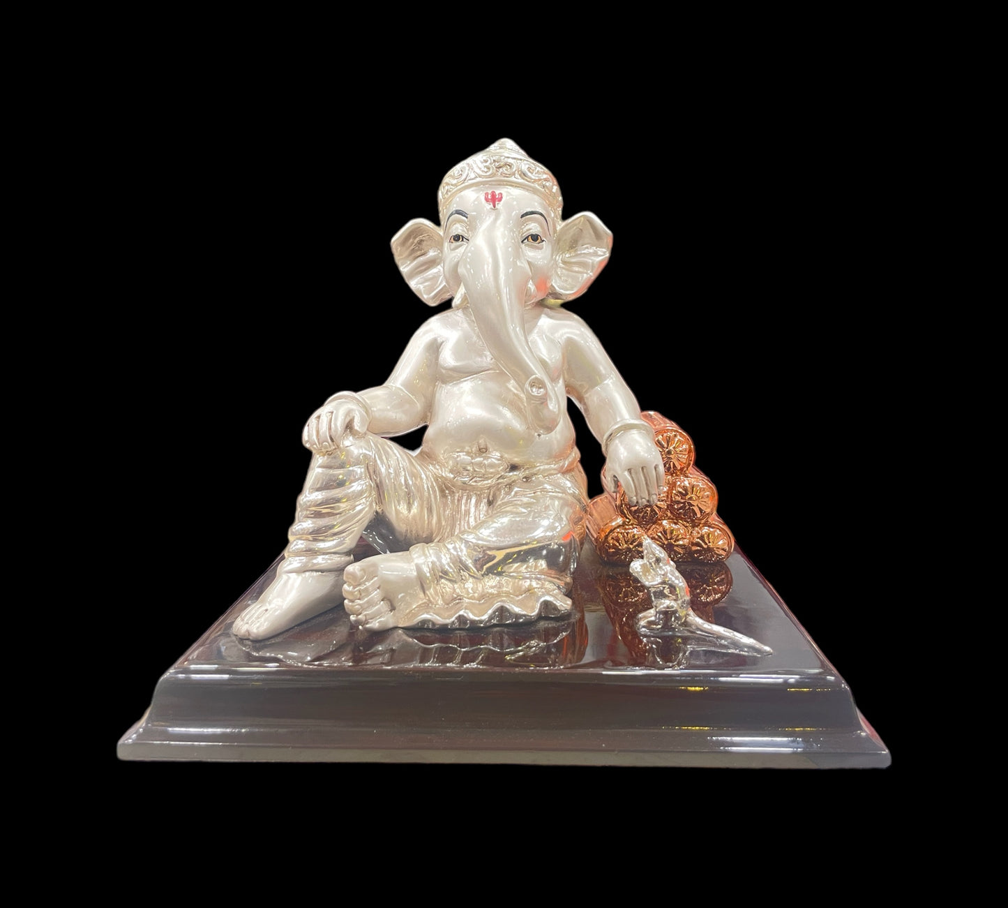 Silver sitting ganesha