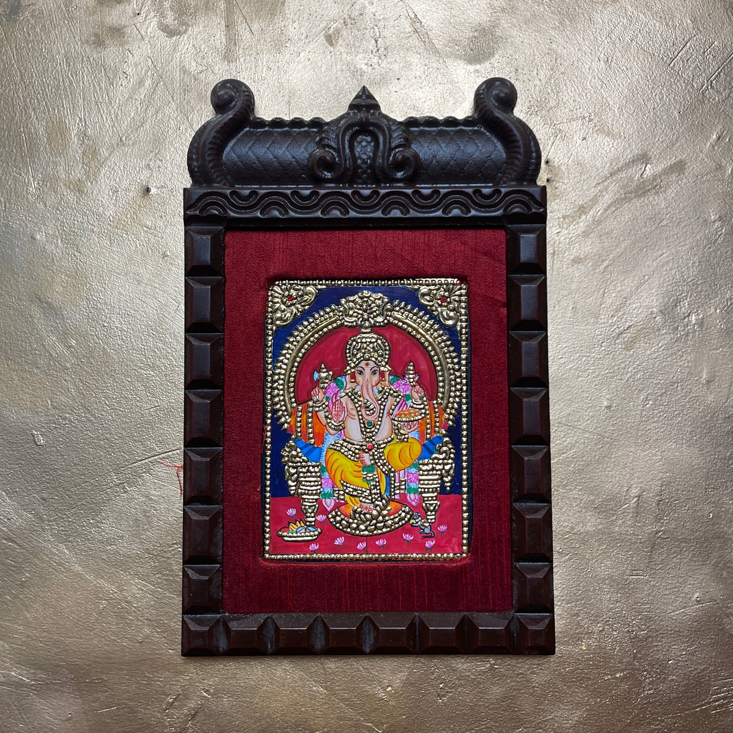 Lord Ganesha Tanjore Painting – Vighnaharta Ganapati with Gold Leaf | Traditional Thanjavur Art Wall Frame