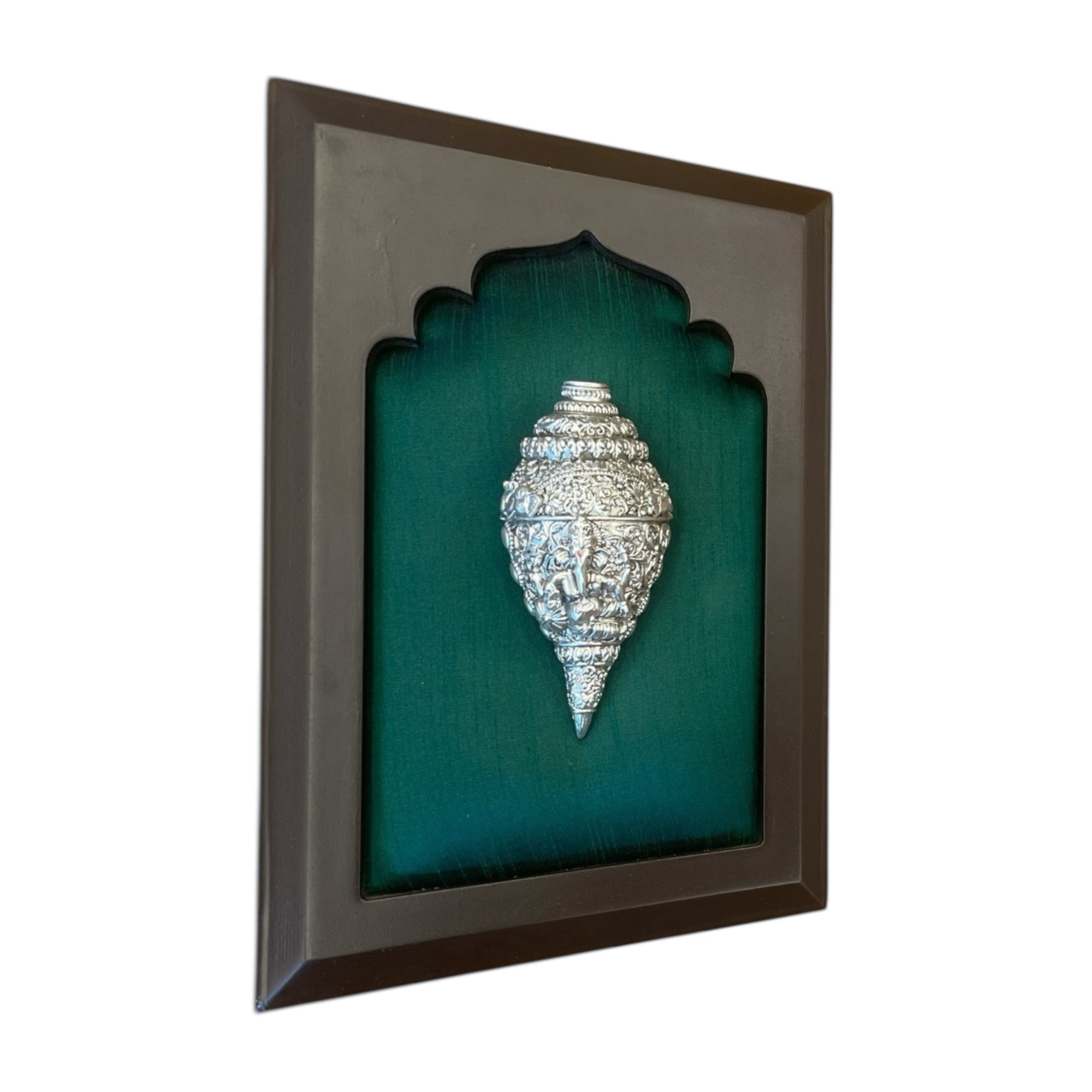 Ganesha Shank sterling silver with green silk in Wooden frame